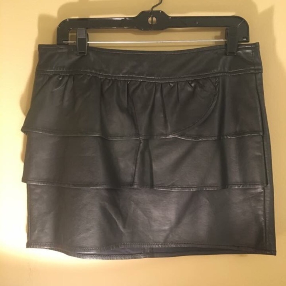 Gianni Bini black leather mini skirt